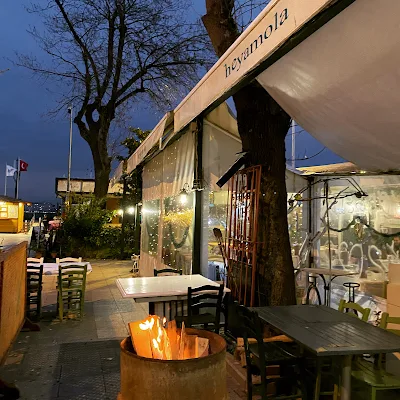 Heyamola Restaurant