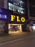 FLO Ümraniye Cadde 2 Mağazası