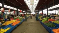 Cuma Pazarı(Sadece Cuma günleri Cadde boyunca oluyor.)