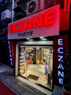 Pozitif Eczanesi