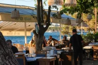 Camlı Köşk Restaurant – Büyükçekmece Balık Restoranı, Sahilde Deniz Manzaralı