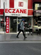 Özge Selçik Eczane