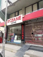 DEFNE ECZANESİ