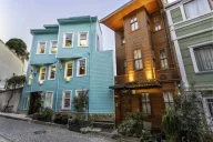 Wonder Wood Hotel