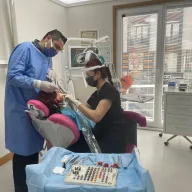Diş Hekimi Hande Kahya ağız ve diş sağlığı polikliniği