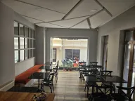 Hayata Sarıl Lokantası