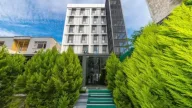 Land Park Hotel