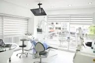 Akademi Lazer Ağız ve Diş Sağlığı Polikliniği